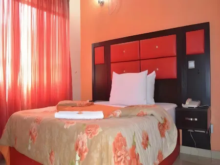 Springhills Hotels Limited Отели рядом с достопримечательностью «Kalakuta Museum»