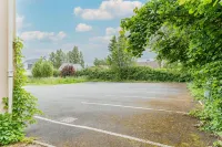 Kyriad Direct Tours Sud - Chambray les Tours - parking