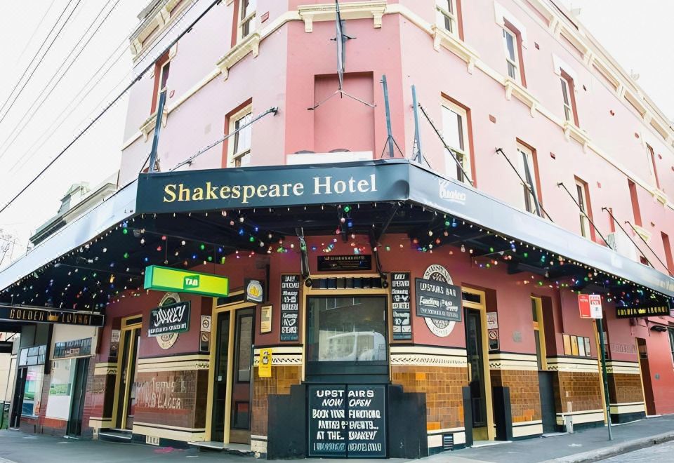 셰익스피어 호텔 외관