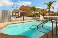 Super 8 by Wyndham Pleasanton Hotels in Pleasanton