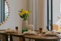 Saltwater Luxury Apartments - Mountain view