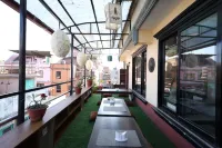 Bed and pillow hostel