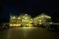 Sara Hotels and Apartments - parking