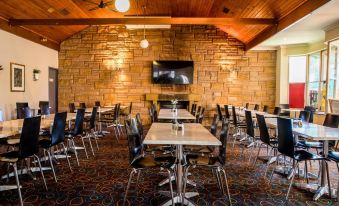 Lilac City Motor Inn & Steakhouse