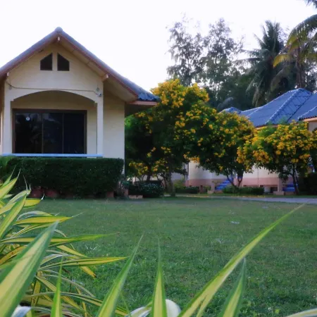 Thungwua Laen Resort