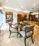 Paragon Tower Hotel - 2つ星