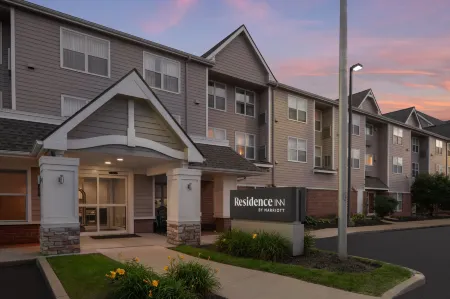 Residence Inn Boston Dedham Отели рядом со станцией Commuter Rail - Dedham Corporate Center- Franklin Forge Park Line