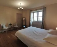 La Maison Verneuil Hôtels à : Marcilly-la-Gueurce