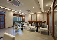 Panmanee Hotel-Newly Renovated