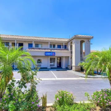 Motel 6 Menifee, CA Отели в г. Менифи