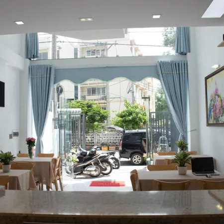 Winston Hotel Отели рядом с достопримечательностью «Курортный отель Binh Quoi 2»