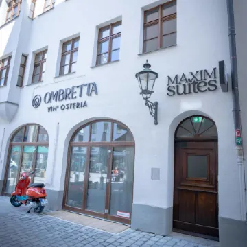 Maxim Suites by Elias Holl