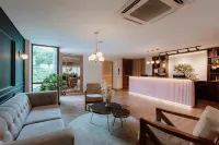1616 Hotel Medellin - parking