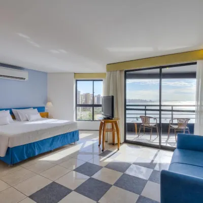 Iate Plaza Hotel Hotels near Praia Mansa