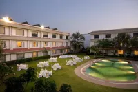 Hotel Express Residency-Jamnagar - Pools