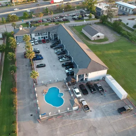 Sunrise Inn & Suites