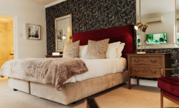 Les Chambres Guest House