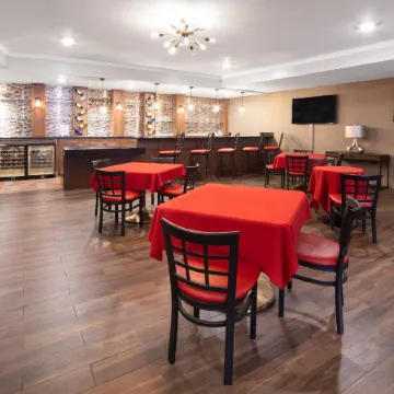 Ramada by Wyndham Burbank Airport