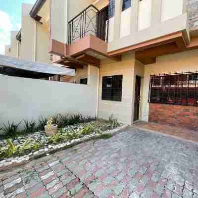 位於杜馬格特的3臥室公寓-120平方米|帶3個獨立浴室 Hotel Exterior