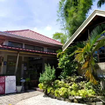 Zillion Pavilion Family & Business Hotel