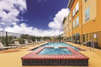 La Quinta Inn & Suites by Wyndham Jourdanton - Pleasanton Hotels in Jourdanton