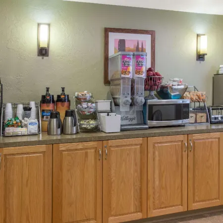 Super 8 by Wyndham Lacey Olympia Area
