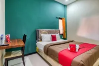 RedDoorz Syariah Near Airlangga University Campus B Hotels in Mojo