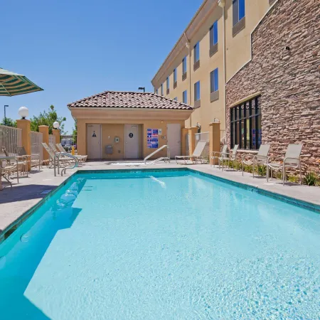Holiday Inn Express & Suites CLOVIS-FRESNO AREA by IHG