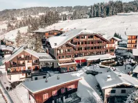Hôtel Alpina & Spa - Restaurant Oxalis Hotels in Les Gets