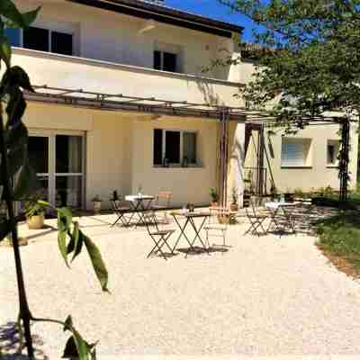 L'arbre à Cabane Hotel Exterior