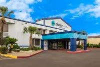 Clarion Pointe Lake Jackson - Clute