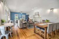 Harbor House Inn Hotels in Grand Haven