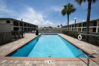 Ocean Breeze Inn - Beach
