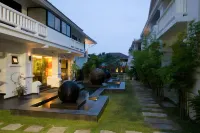 โรงแรม ปาล์ม โกรฟ รีสอร์ท พัทยา - อ่างจากุชชี่