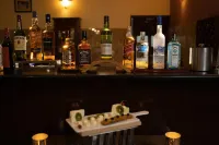 De Mandarin Beach Resort Suites & Villas, Candolim - bar