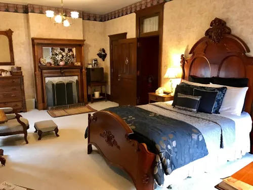 The Redstone Inn and Suites -  Privatzimmer