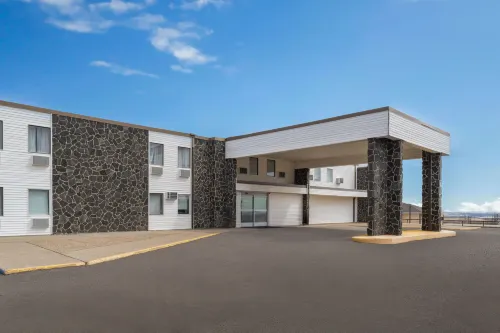 Days Inn by Wyndham Mandan Bismarck Area - 2-Star