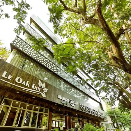 Le Oak Inn