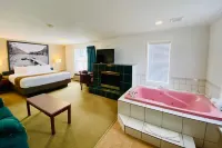 Super 8 by Wyndham 100 Mile House Hotels in 108 Mile Ranch