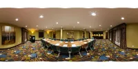 Holiday Inn Express 草地滾球場