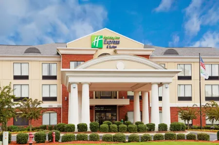 Holiday Inn Express & Suites Tupelo Отели в г. Тьюпело