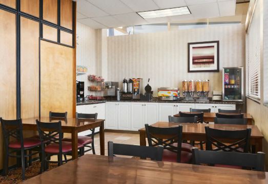 트래블로지 바이 윈덤 노스 배틀포드