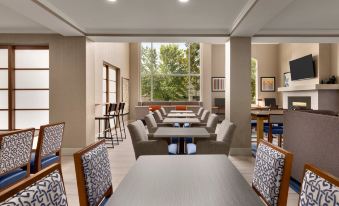Holiday Inn Express & Suites Auburn - University Area
