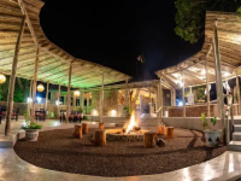 古德森杜馬祖魯小屋傳統村落旅館 赫盧赫盧韋酒店