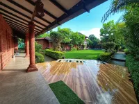 Red Stone Resort Hotels in Ambepur