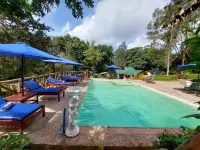 Lawns Hotel - Pools