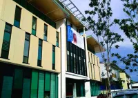 Ark Hotel Subang Hotels near Rasyid Mini Market
