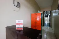 RedDoorz Near Universitas Diponegoro Semarang