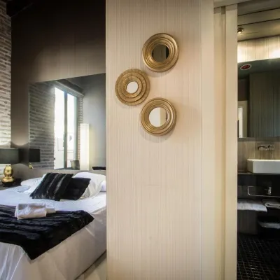 Cosy Rooms Embajador Hotels near Silk Exchange