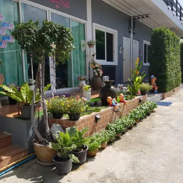 Natharinee Residence